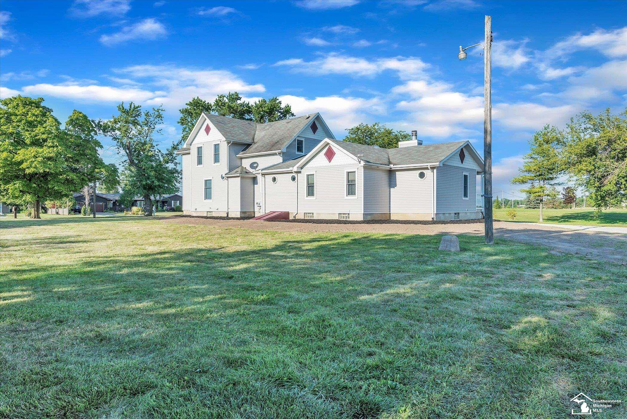 9029 Ida West Road Ida, MI 48140 - Photo 4 of 57 50105087-3.JPG