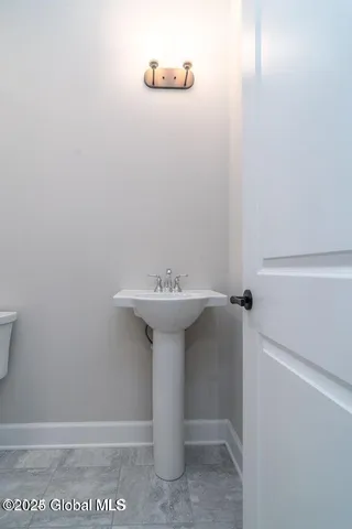 $499,400 | 32 Priddle Lane, Colonie, NY 12110