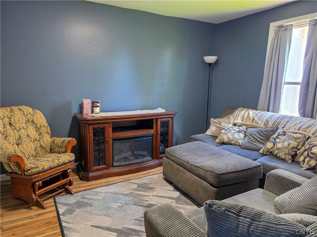 707 West Dominick Street Rome, NY 13440 - Photo 21 of 31 Apt #2 Living Room