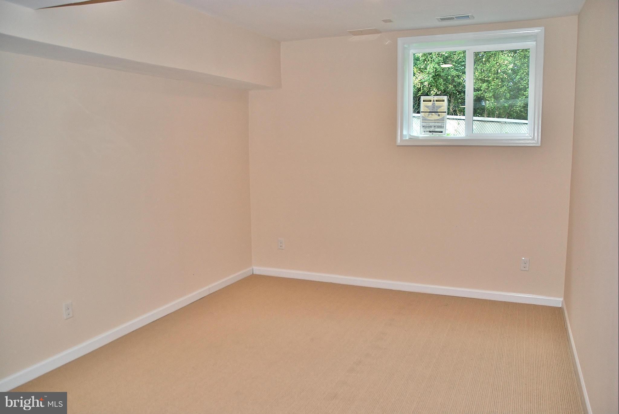 11709 Fernshire Road Gaithersburg, MD 20878 - Photo 18 of 30 Bedroom