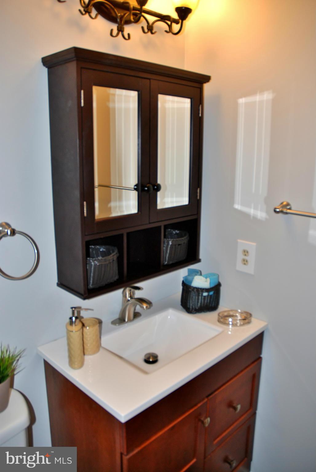 11709 Fernshire Road Gaithersburg, MD 20878 - Photo 23 of 30 Bath