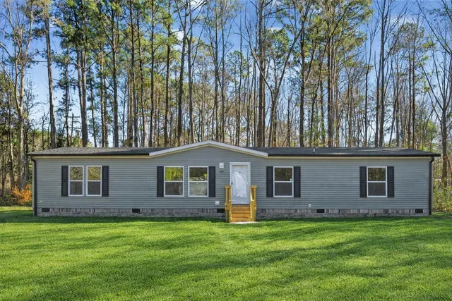 $259,900 | 115 Battlefield Drive, Eutawville, SC 29048