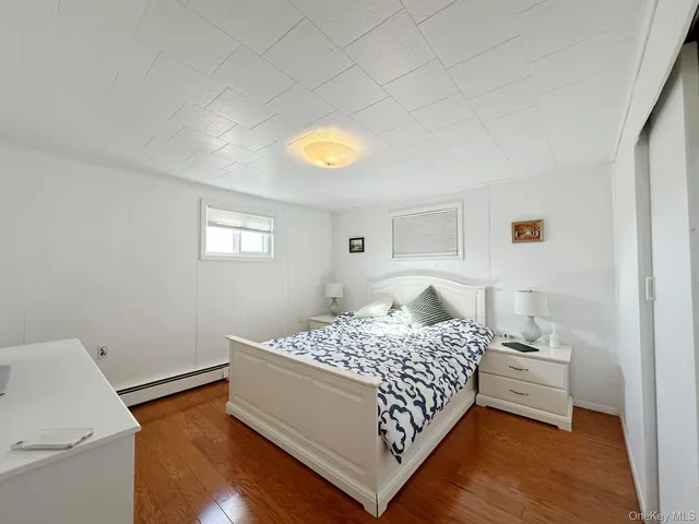 $899,800 | 200 St Regis Drive, Massapequa Park, NY 11762