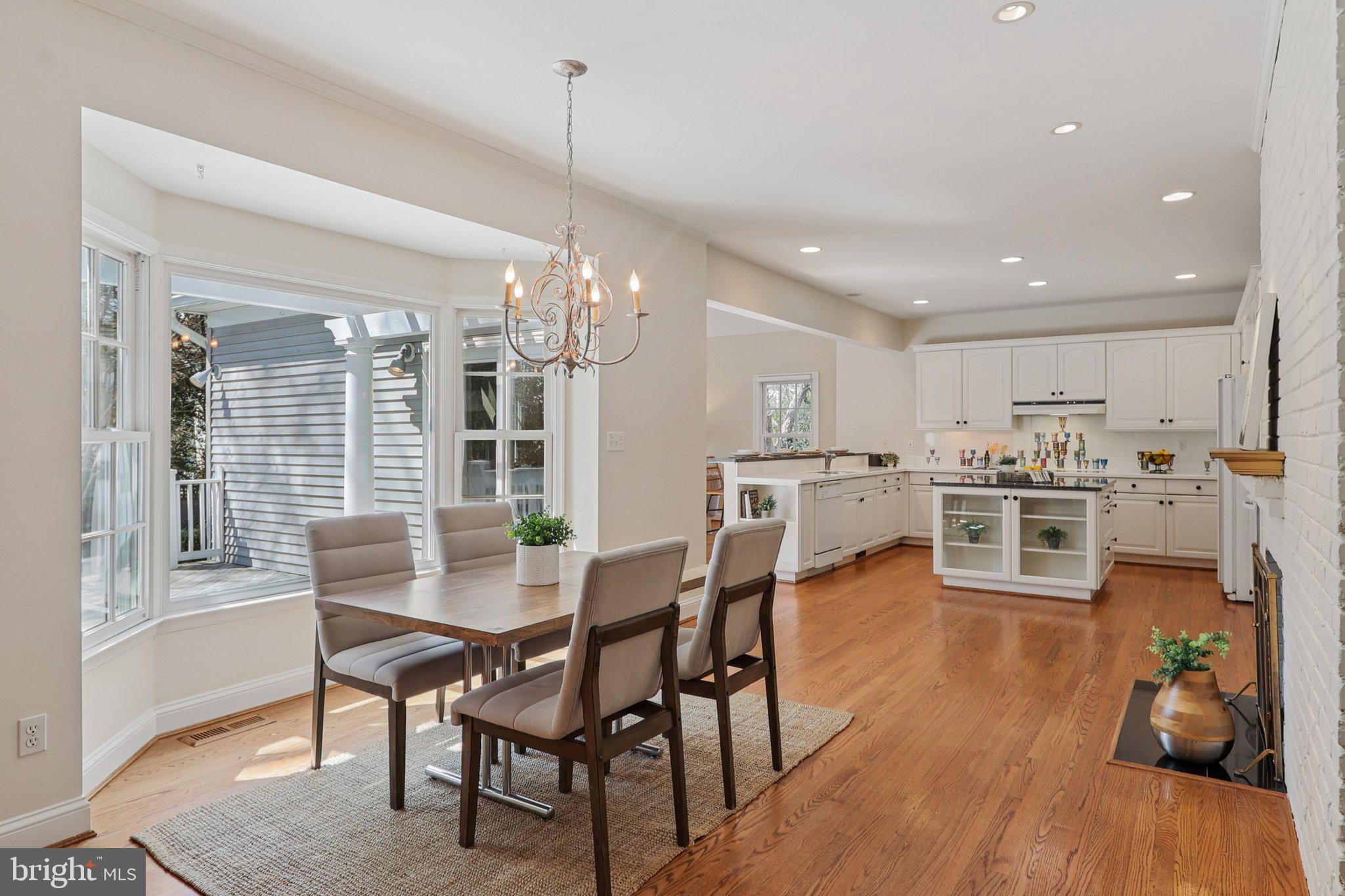 5602 Ogden Road Bethesda, MD 20816 - Photo 20 of 77 The break fast room w bay window overlooking deck.