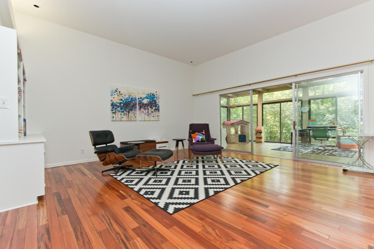3434 Cascade Road Southeast Grand Rapids, MI 49546 - Photo 11 of 75 Living Room