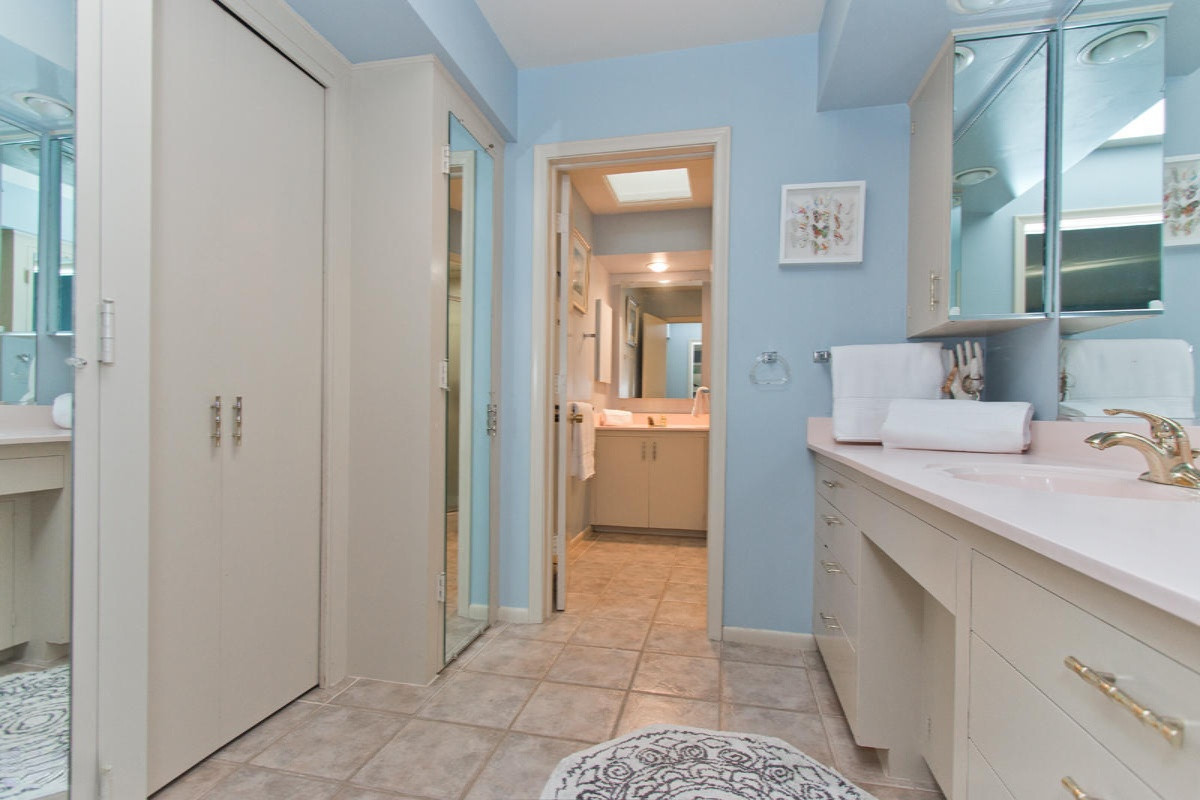 3434 Cascade Road Southeast Grand Rapids, MI 49546 - Photo 44 of 75 Owner's Bath