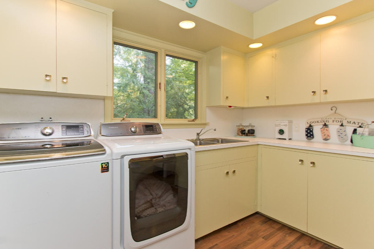 3434 Cascade Road Southeast Grand Rapids, MI 49546 - Photo 58 of 75 Laundry