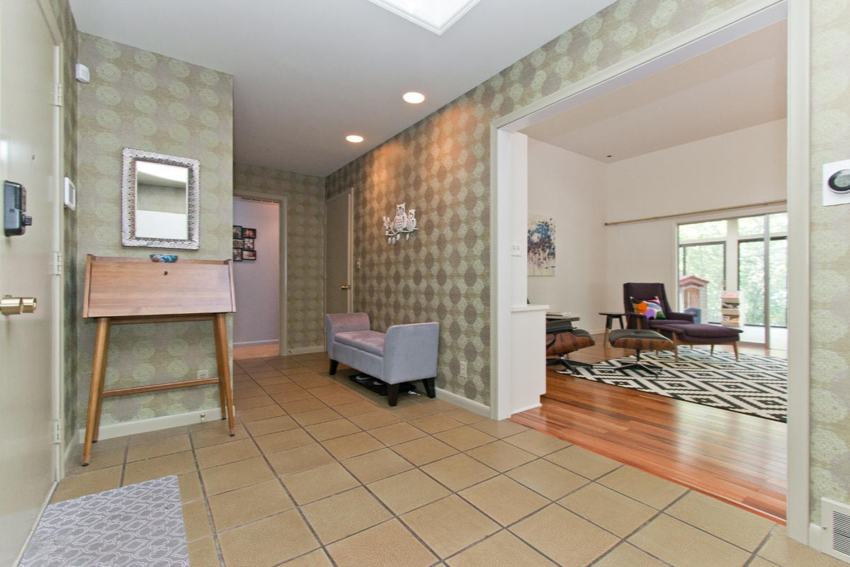 3434 Cascade Road Southeast Grand Rapids, MI 49546 - Photo 8 of 75 Foyer