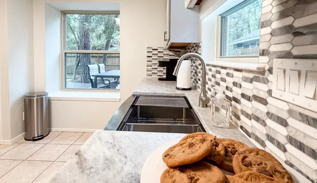 $5,400 | 29 Pinewood Forest Court, The Woodlands, TX 77381