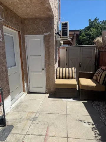 $1,595 | 3302 Olive Street, Unit B, Huntington Park, CA 90255
