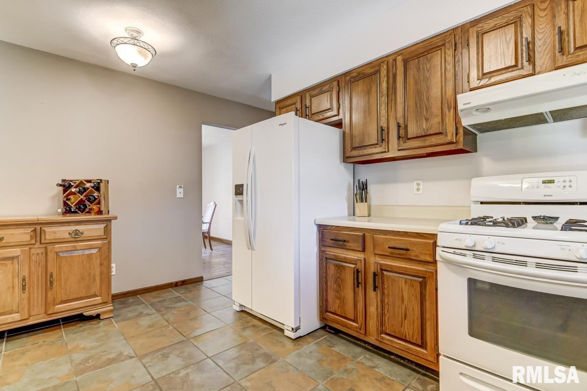 29 Wind Cave Drive Springfield, IL 62712 - Photo 16 of 40