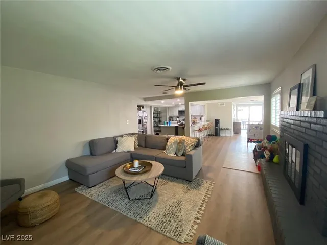 $3,700 | 3011 Burton Avenue, Las Vegas, NV 89102