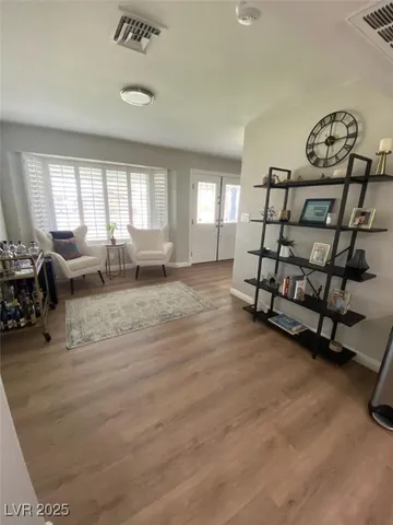 $3,700 | 3011 Burton Avenue, Las Vegas, NV 89102