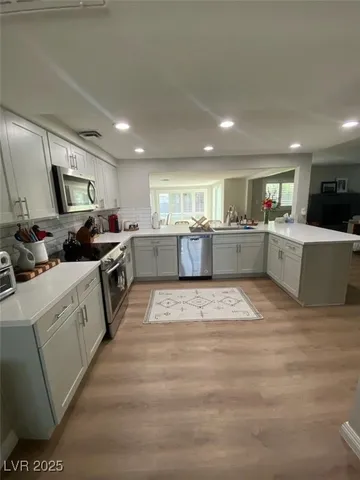 $3,700 | 3011 Burton Avenue, Las Vegas, NV 89102