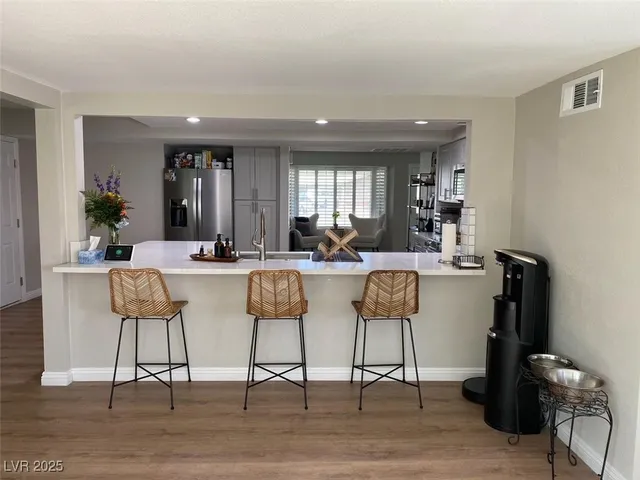 $3,700 | 3011 Burton Avenue, Las Vegas, NV 89102