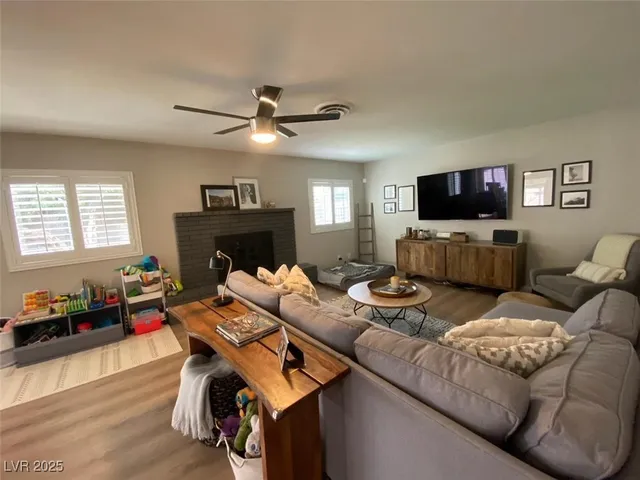 $3,700 | 3011 Burton Avenue, Las Vegas, NV 89102