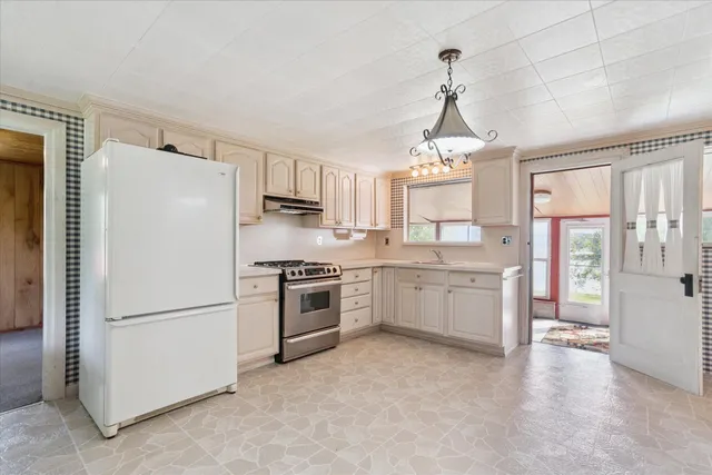 $369,900 | 521 Adrian Street, Manchester, MI 48158