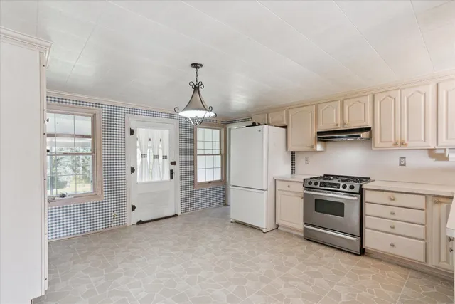 $369,900 | 521 Adrian Street, Manchester, MI 48158