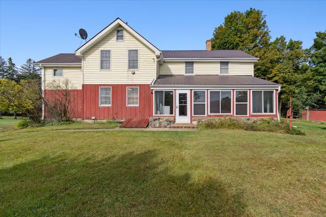 $369,900 | 521 Adrian Street, Manchester, MI 48158