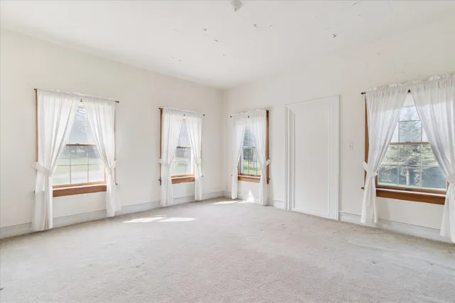 $369,900 | 521 Adrian Street, Manchester, MI 48158