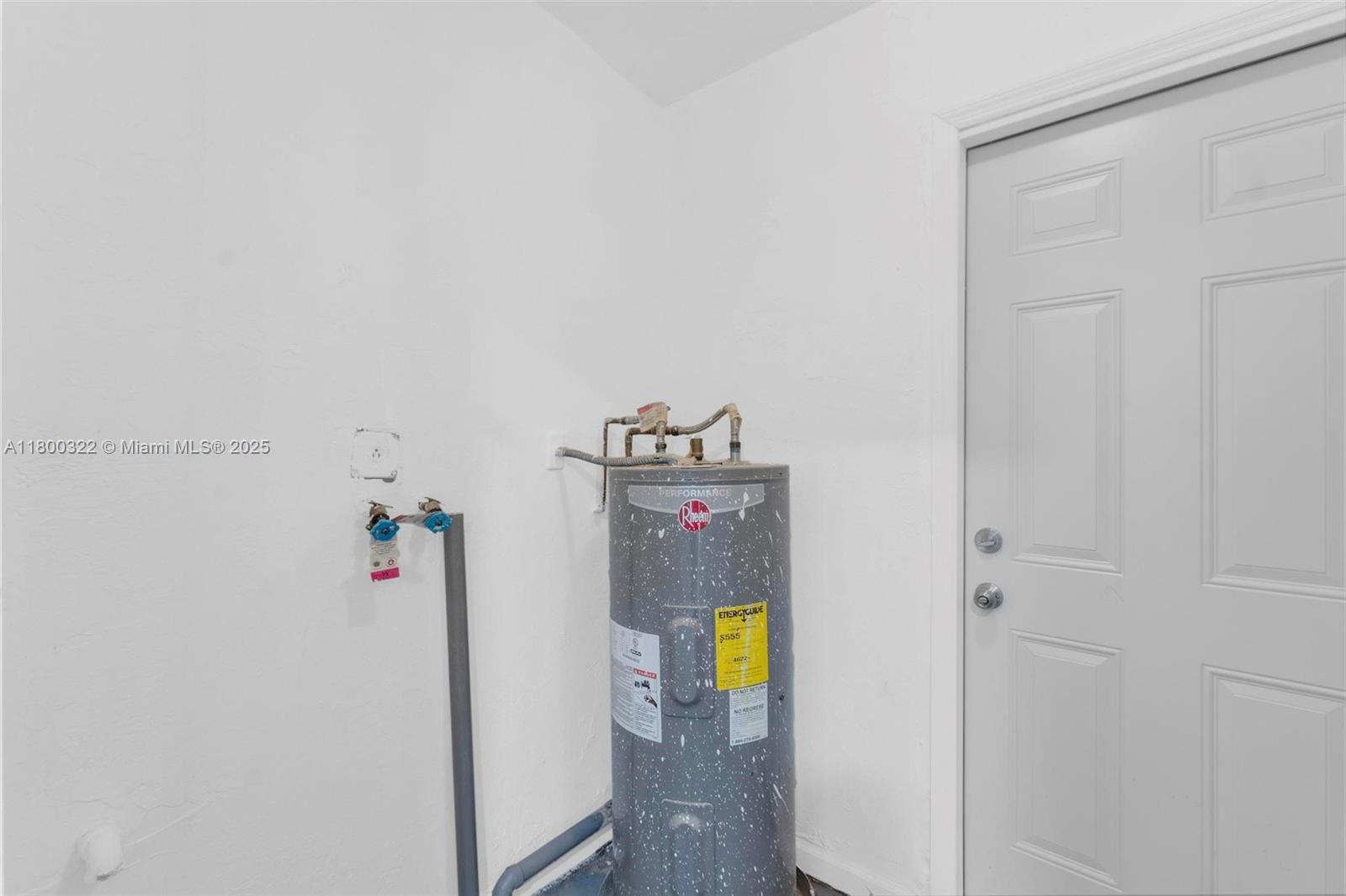 3051 Northwest 77th Street Miami, FL 33147 - Photo 12 of 44 a view of an entryway with table