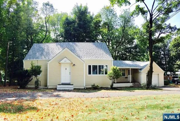 $4,200 | 846 East Glen Avenue, Ridgewood, NJ 07450