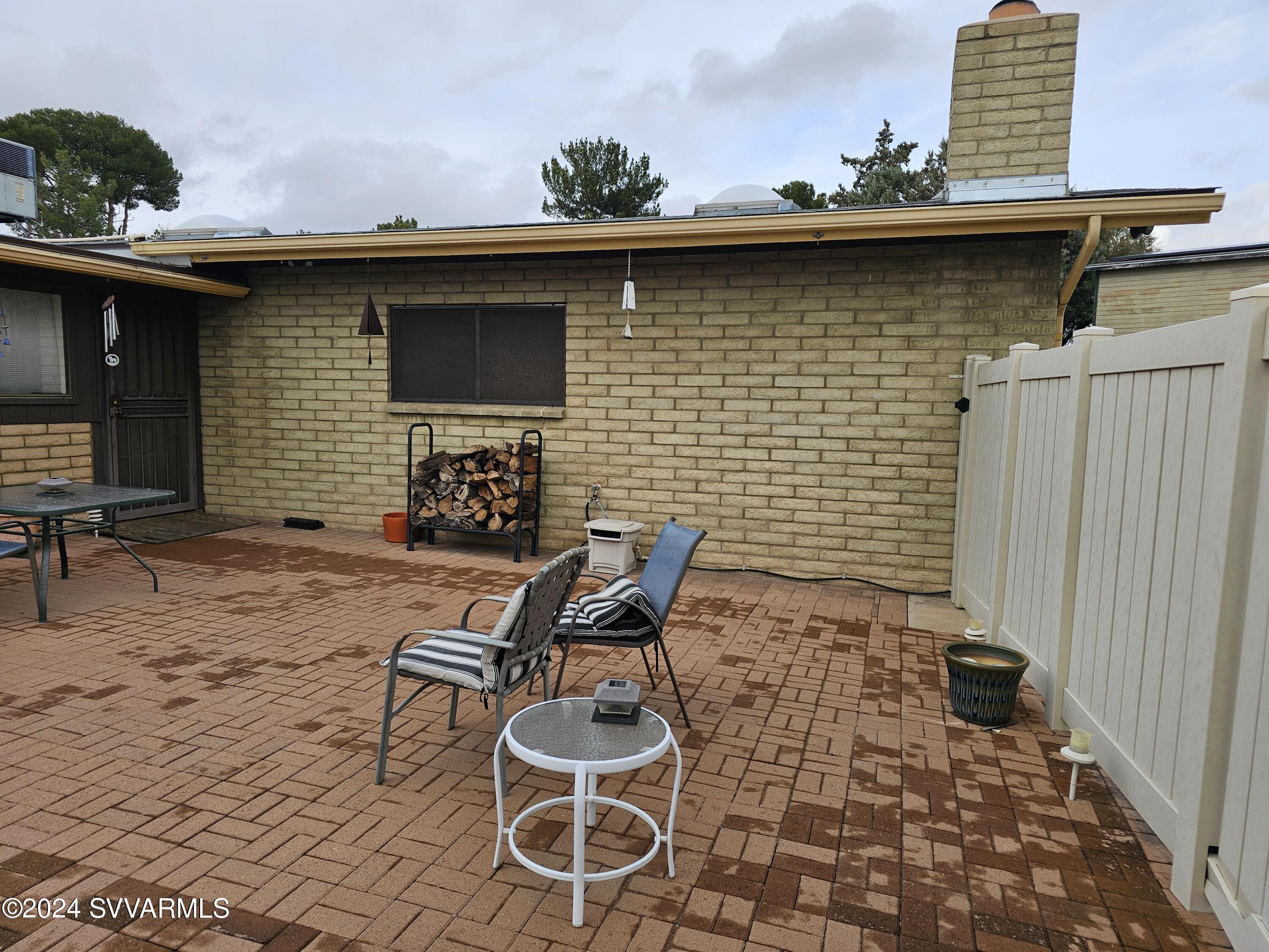 1707 Sawmill Road Cottonwood, AZ 86326 - Photo 73 of 93 a patio with table and chairs