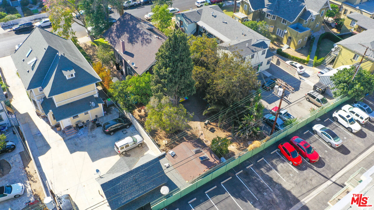 2706 Menlo Avenue Los Angeles, CA 90007 - Photo 4 of 7