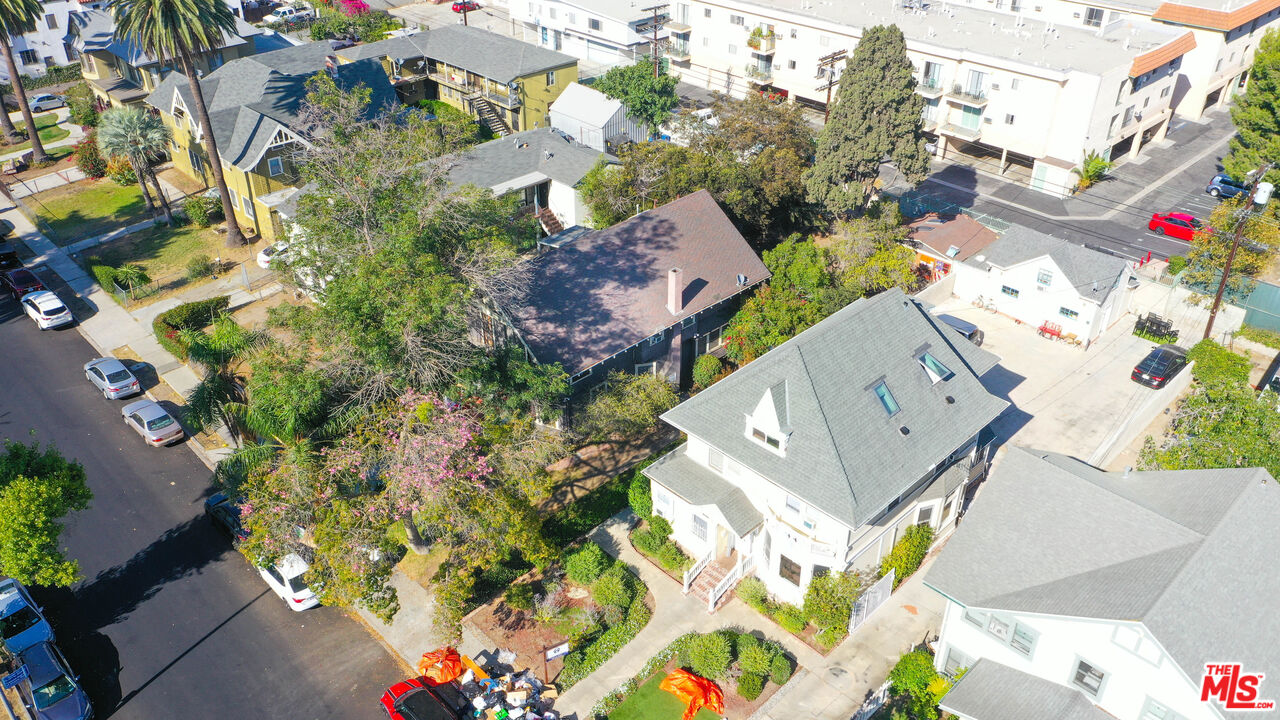 2706 Menlo Avenue Los Angeles, CA 90007 - Photo 6 of 7