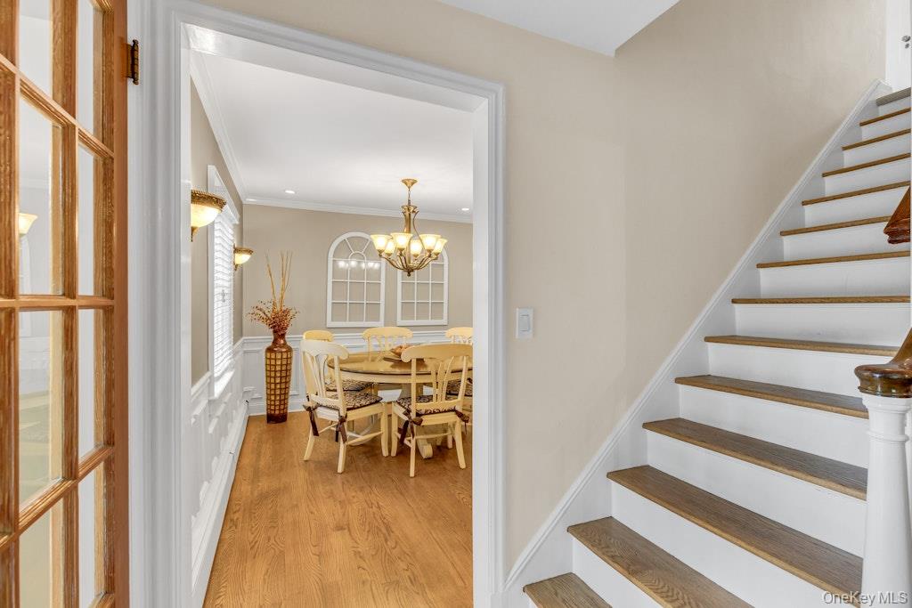 128 Stuart Street Lynbrook, NY 11563 - Photo 7 of 33