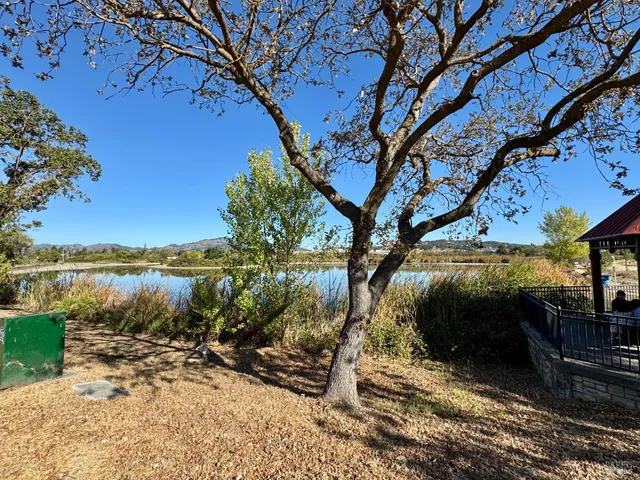 $575,000 | 58 Scottsdale Way, Novato, CA 94947