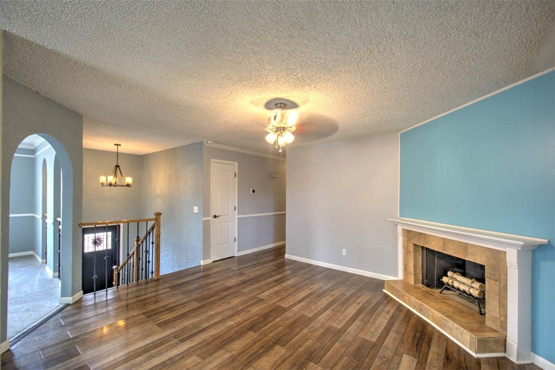 965 Jefferson Drive Decatur, IL 62521 - Photo 9 of 28 Gallery Image 9