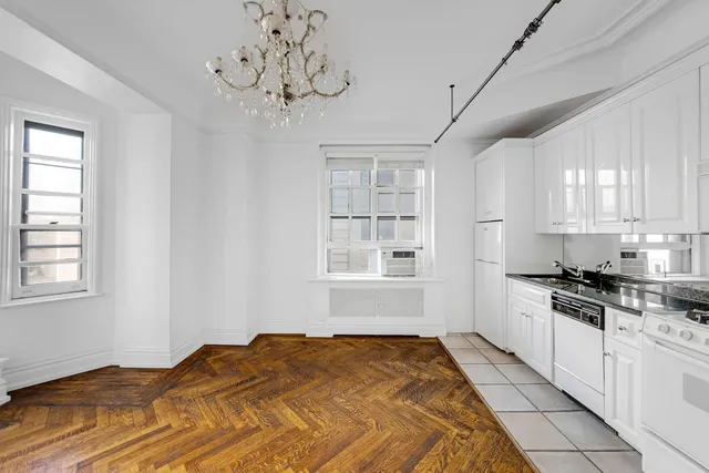 $765,000 | 2109 Broadway, Unit 810 | Upper West Side