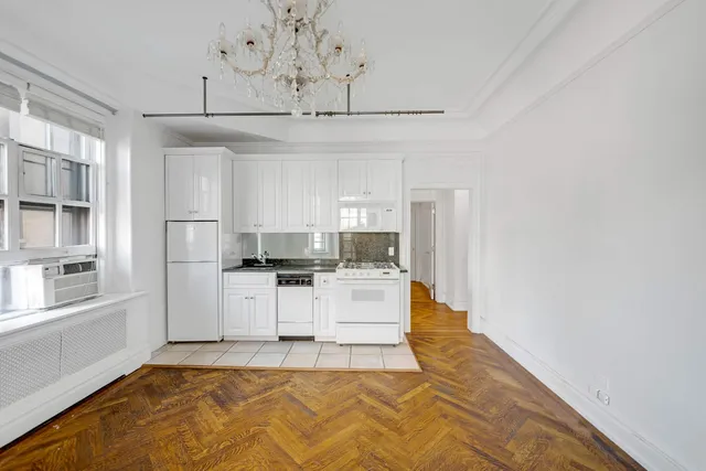 $765,000 | 2109 Broadway, Unit 810 | Upper West Side