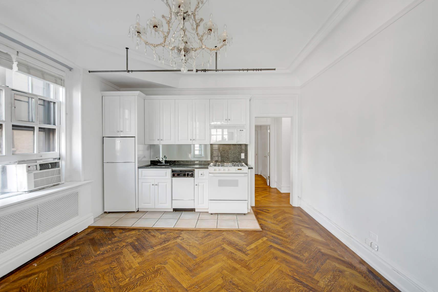 2109 Broadway, Unit 810 Manhattan, NY 10023 - Photo 3 of 16