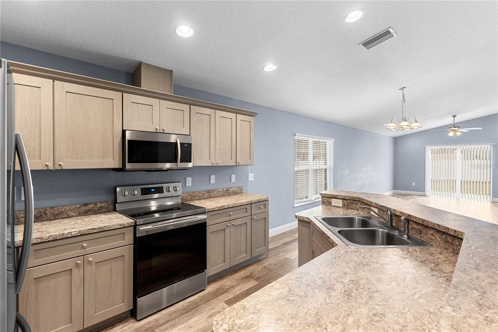 318 Bennett Street Auburndale, FL 33823 - Photo 9 of 29