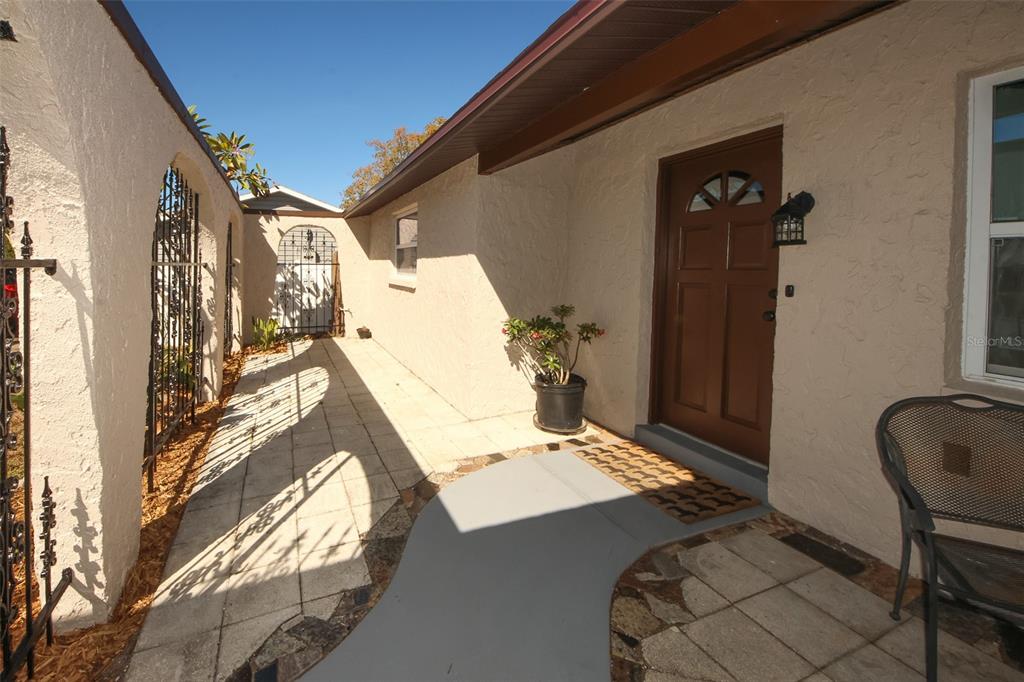 5018 School Road New Port Richey, FL 34653 - Photo 4 of 37 Gallery Image 4