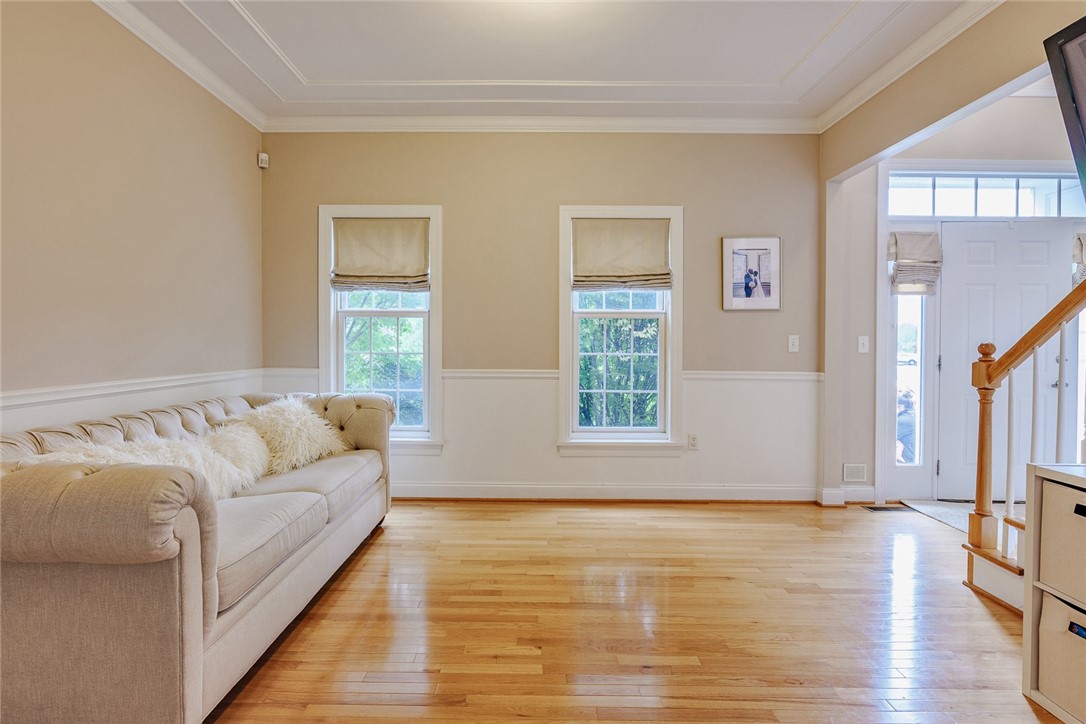 320 Sunningdale Rise Webster, NY 14580 - Photo 20 of 50 IMPRESSIVE CEILING! Stacked ceiling with impressiv