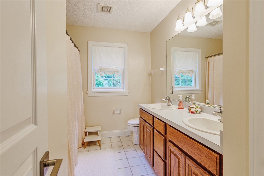 320 Sunningdale Rise Webster, NY 14580 - Photo 29 of 50 2nd FULL BATH on the 2nd floor! DOUBLE SINKS HERE