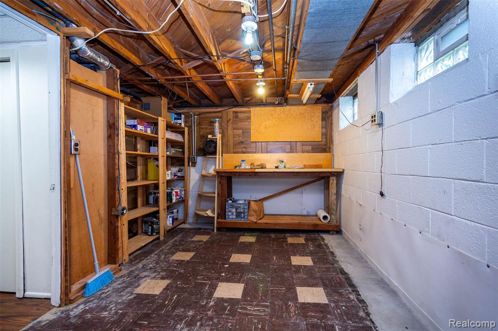 4237 Wakefield Road Berkley, MI 48072 - Photo 32 of 44 Gallery Image 32