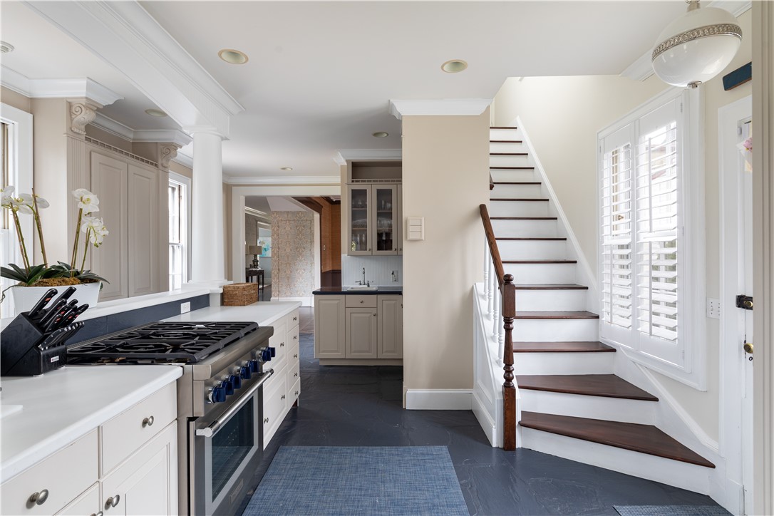 27 Kay Street Newport, RI 02840 - Photo 13 of 31