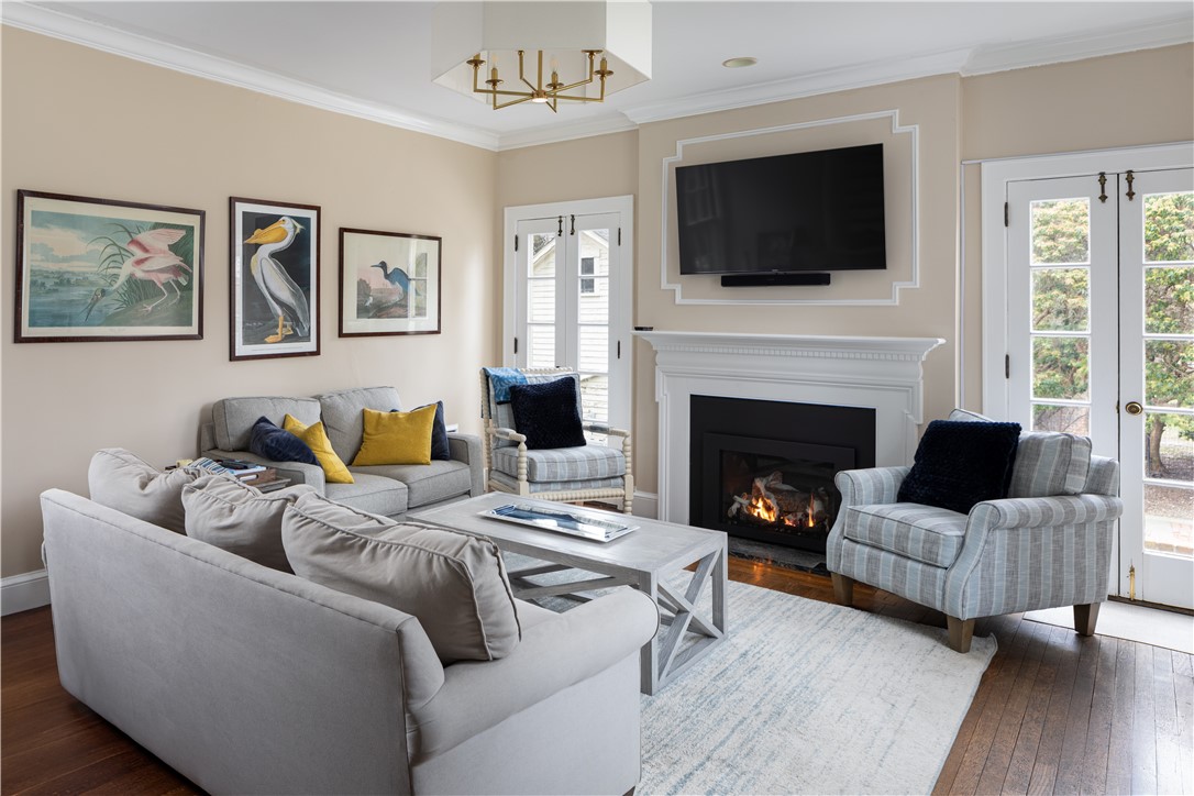 27 Kay Street Newport, RI 02840 - Photo 14 of 31