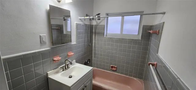 $1,400 | 35 Northeast 20th Avenue, Unit 37, Pompano Beach, FL 33060