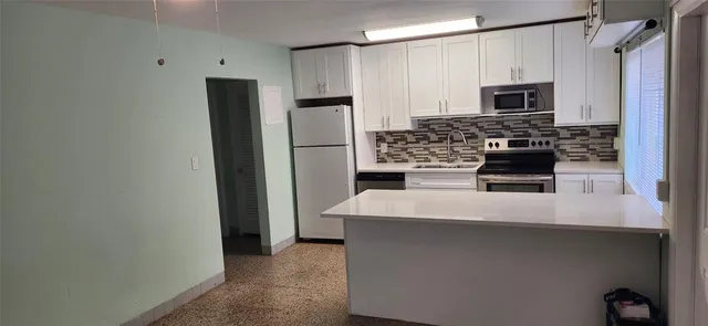 $1,400 | 35 Northeast 20th Avenue, Unit 37, Pompano Beach, FL 33060