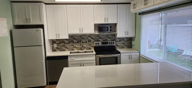 $1,400 | 35 Northeast 20th Avenue, Unit 37, Pompano Beach, FL 33060