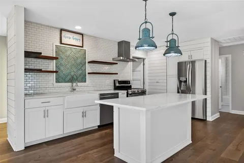 $1,145,000 | 4200 Beach Drive Southeast, St. Petersburg, FL 33705