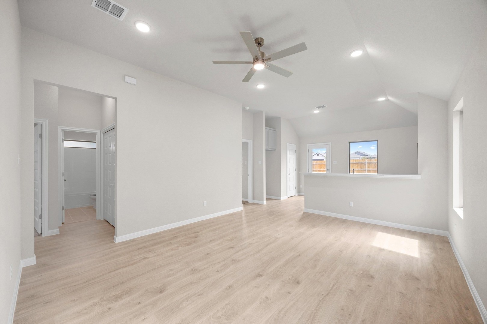 281 Bendecido Loop Elgin, TX 78621 - Photo 5 of 37