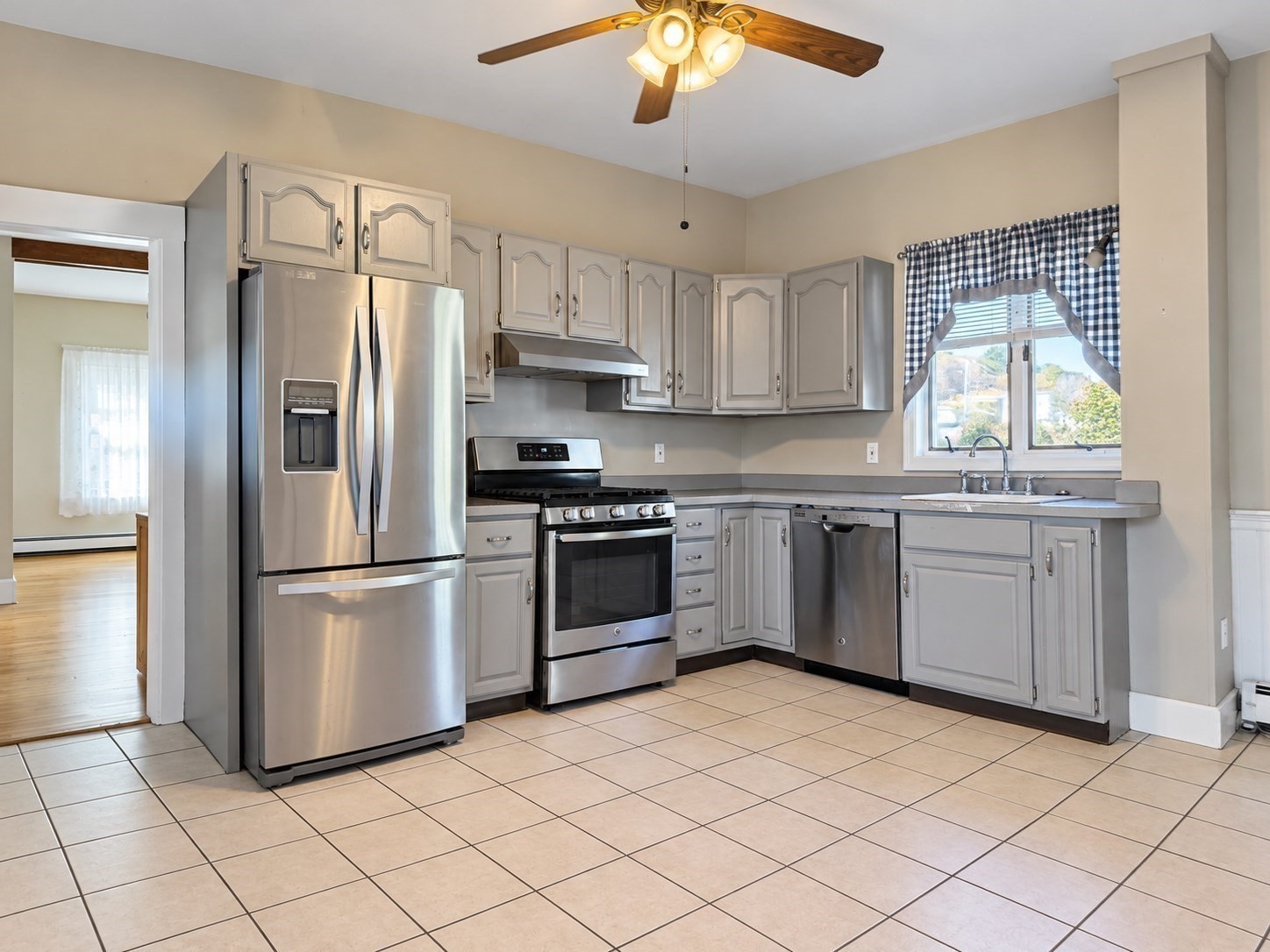 90 Birch Street Fitchburg, MA 01420 - Photo 5 of 15 Gallery Image 5