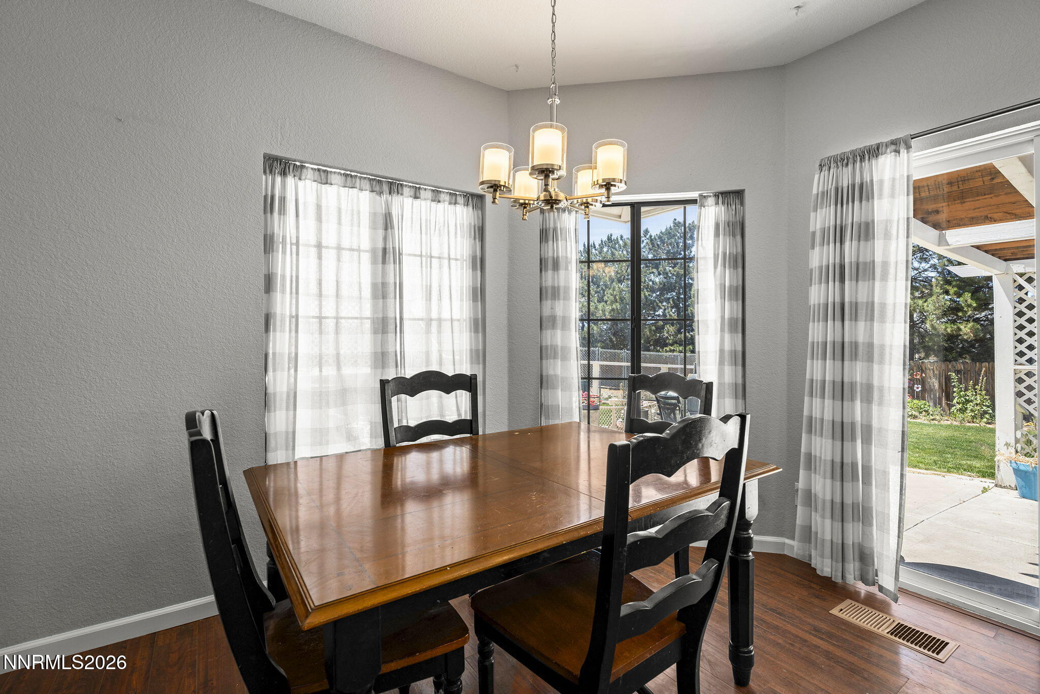 8605 Eaglenest Road Sparks, NV 89436 - Photo 12 of 40 11-web-or-mls-_DSC9248