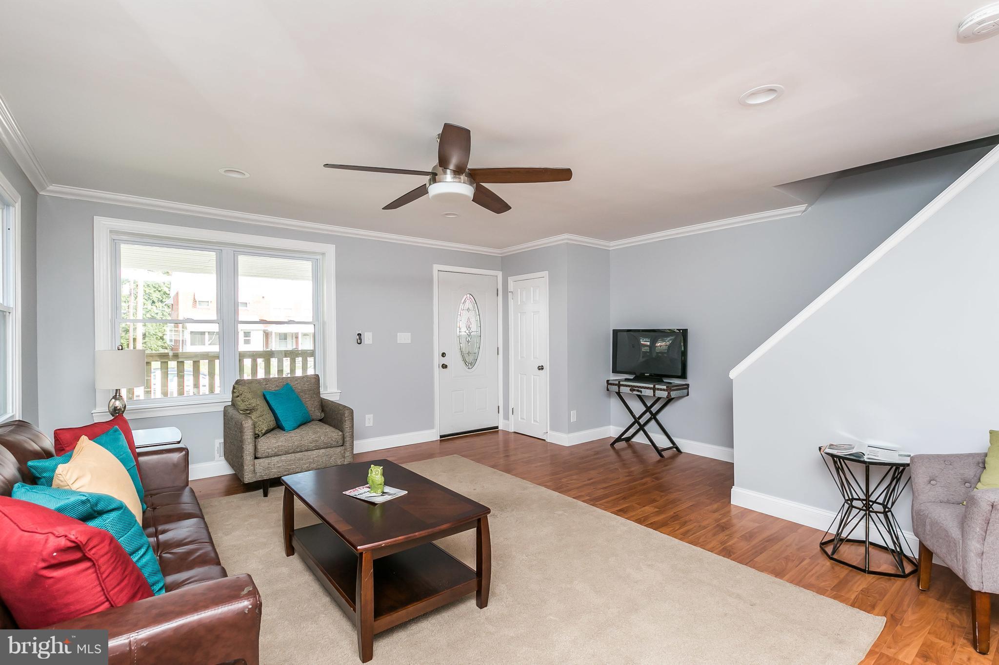 625 Middlesex Road Baltimore, MD 21221 - Photo 14 of 26 Living Room
